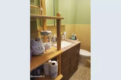 202 Beekman Dr, Agawam, MA 01001 - Photo 24