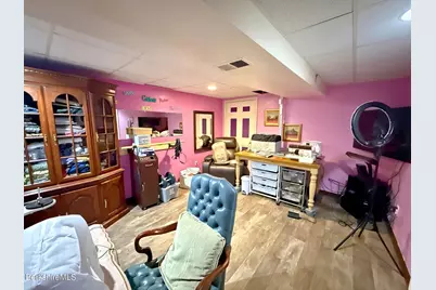 202 Beekman Dr, Agawam, MA 01001 - Photo 22