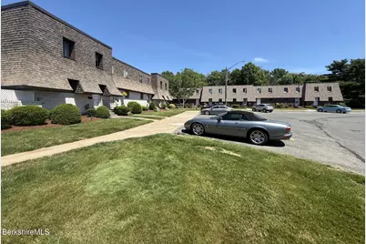 202 Beekman Dr, Agawam, MA 01001 - Photo 32