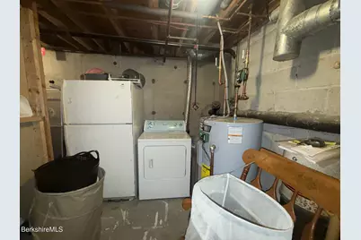 202 Beekman Dr, Agawam, MA 01001 - Photo 26