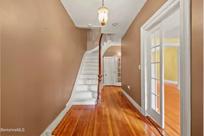 46 Pomeroy Ave, Pittsfield, MA 01201 - Photo 6