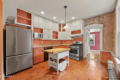 46 Pomeroy Ave, Pittsfield, MA 01201 - Photo 16