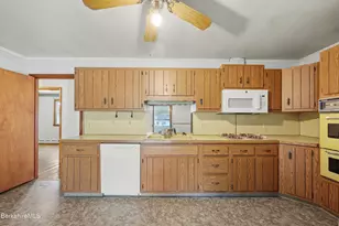 49 Dutchess Ave, Pittsfield, MA 01201 - Photo 14