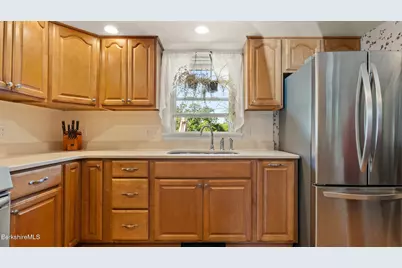 5 Magnolia St, Great Barrington, MA 01230 - Photo 10