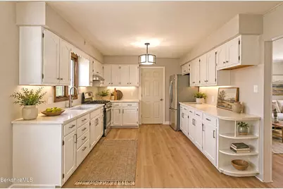 96 Boylston St Ext, Pittsfield, MA 01201 - Photo 10
