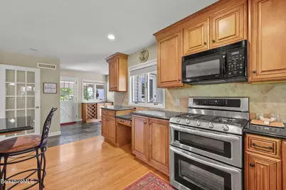 490 Williams St, Pittsfield, MA 01201 - Photo 6
