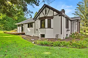 3 Tor Ct, Pittsfield, MA 01201 - Photo 2