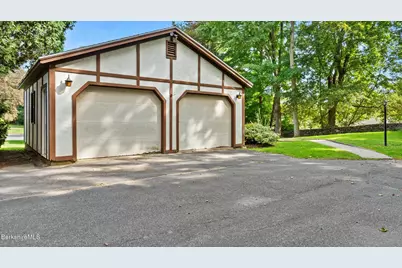 3 Tor Ct, Pittsfield, MA 01201 - Photo 6