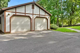 3 Tor Ct, Pittsfield, MA 01201 - Photo 6