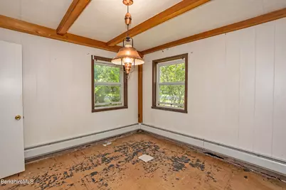 5 Whitman St, Pittsfield, MA 01201 - Photo 12