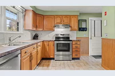 48 Donna Ave, Pittsfield, MA 01201 - Photo 8
