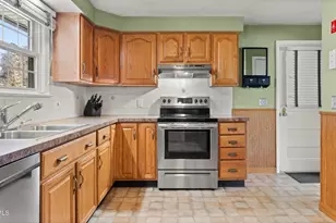 48 Donna Ave, Pittsfield, MA 01201 - Photo 8