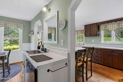 312 Park St, Great Barrington, MA 01230 - Photo 12