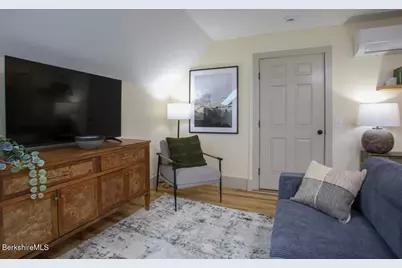 44 Main St #3, Stockbridge, MA 01262 - Photo 4