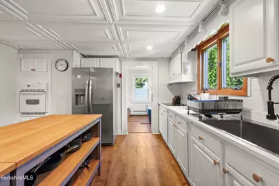395 Fairview St, Lee, MA 01238 - Photo 8