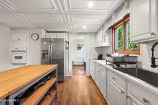 395 Fairview St, Lee, MA 01238 - Photo 8