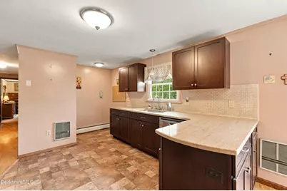 188 Devonshire Dr, Cheshire, MA 01225 - Photo 14