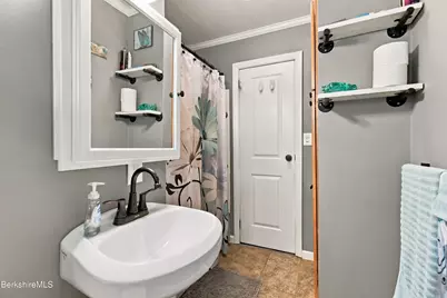 68 Doreen St, Pittsfield, MA 01201 - Photo 30