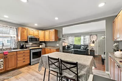 68 Doreen St, Pittsfield, MA 01201 - Photo 16