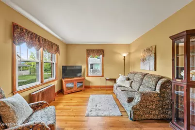 11 Allessio St, Pittsfield, MA 01201 - Photo 2