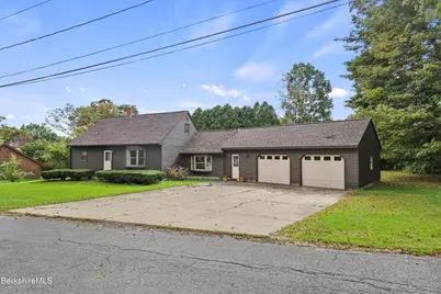 11 Opeechee St, Lanesborough, MA 01237 - Photo 4