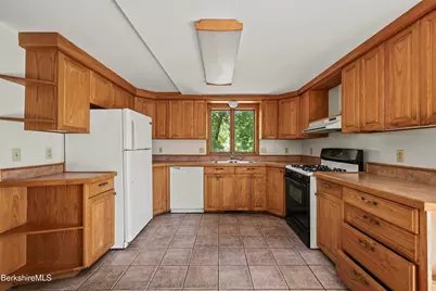 2 East St, Stockbridge, MA 01262 - Photo 20