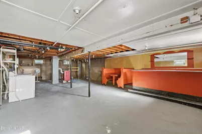 582 W Housatonic St, Pittsfield, MA 01201 - Photo 30