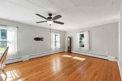 582 W Housatonic St, Pittsfield, MA 01201 - Photo 8