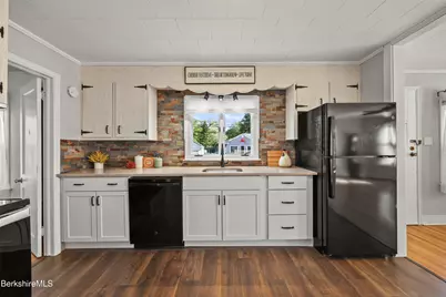 582 W Housatonic St, Pittsfield, MA 01201 - Photo 16