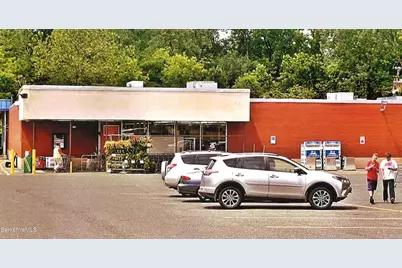 88 W Park St, Lee, MA 01238 - Photo 6
