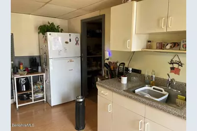 19 Bel Air Ave, Pittsfield, MA 01201 - Photo 6