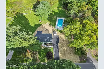 306 Partridge Rd, Pittsfield, MA 01201 - Photo 2