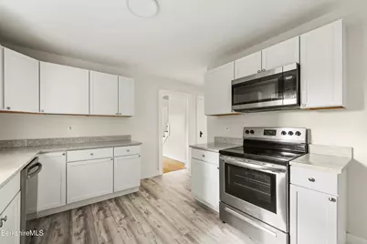 82 Acorn St, Pittsfield, MA 01201 - Photo 10