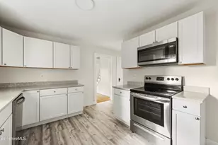 82 Acorn St, Pittsfield, MA 01201 - Photo 10