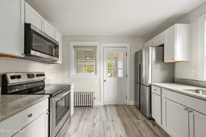 82 Acorn St, Pittsfield, MA 01201 - Photo 8