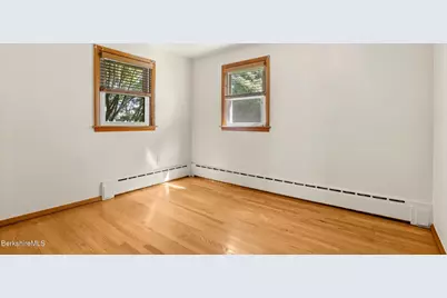 84 Lillian St, Pittsfield, MA 01201 - Photo 12