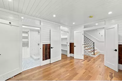 162 Columbia St, Adams, MA 01220 - Photo 10