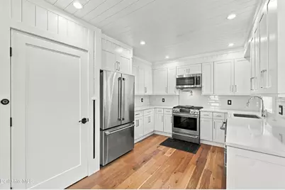 162 Columbia St, Adams, MA 01220 - Photo 4