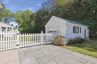 20 Delaware Ave, Pittsfield, MA 01201 - Photo 60