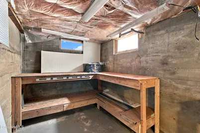 20 Delaware Ave, Pittsfield, MA 01201 - Photo 52