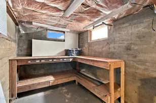 20 Delaware Ave, Pittsfield, MA 01201 - Photo 52