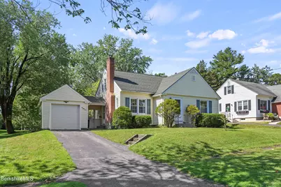 153 Ridgeway Ave, Pittsfield, MA 01201 - Photo 2