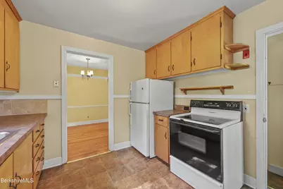 153 Ridgeway Ave, Pittsfield, MA 01201 - Photo 18