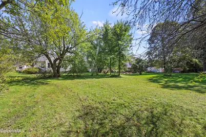 153 Ridgeway Ave, Pittsfield, MA 01201 - Photo 38