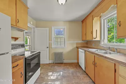153 Ridgeway Ave, Pittsfield, MA 01201 - Photo 14