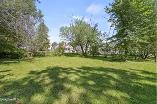 153 Ridgeway Ave, Pittsfield, MA 01201 - Photo 36