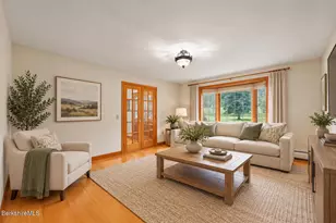 19 Lynne Ct, Lanesborough, MA 01237 - Photo 8