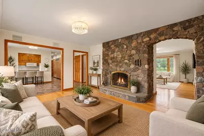 19 Lynne Ct, Lanesborough, MA 01237 - Photo 10