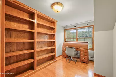 19 Lynne Ct, Lanesborough, MA 01237 - Photo 32