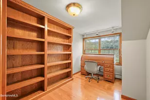 19 Lynne Ct, Lanesborough, MA 01237 - Photo 32